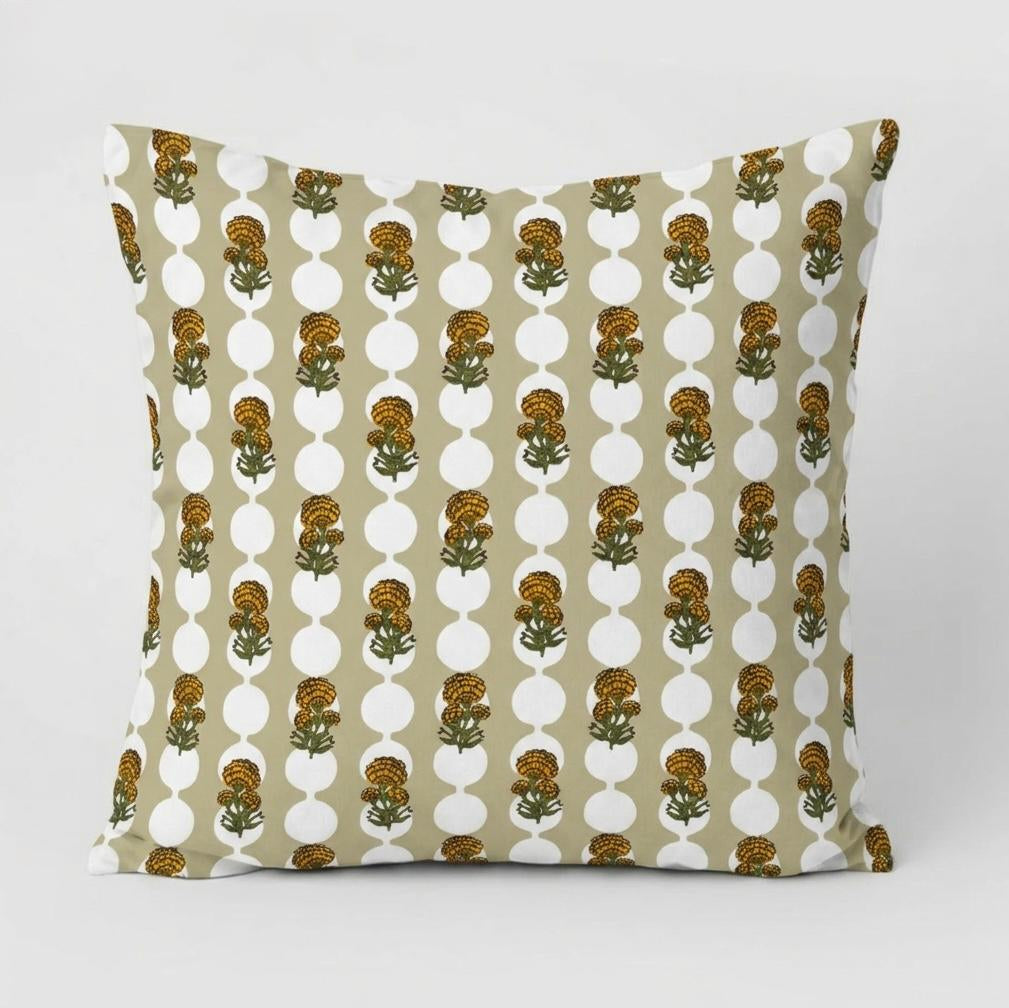 C.11.14, Pillow